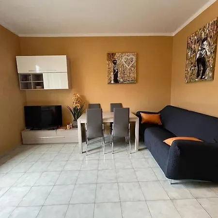House, Vista Lago: 100 Mt Dal شقة
