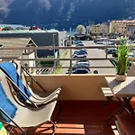 House, Vista Lago: 100 Mt Dal *