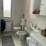 House, Vista Lago: 100 Mt Dal Apartment *